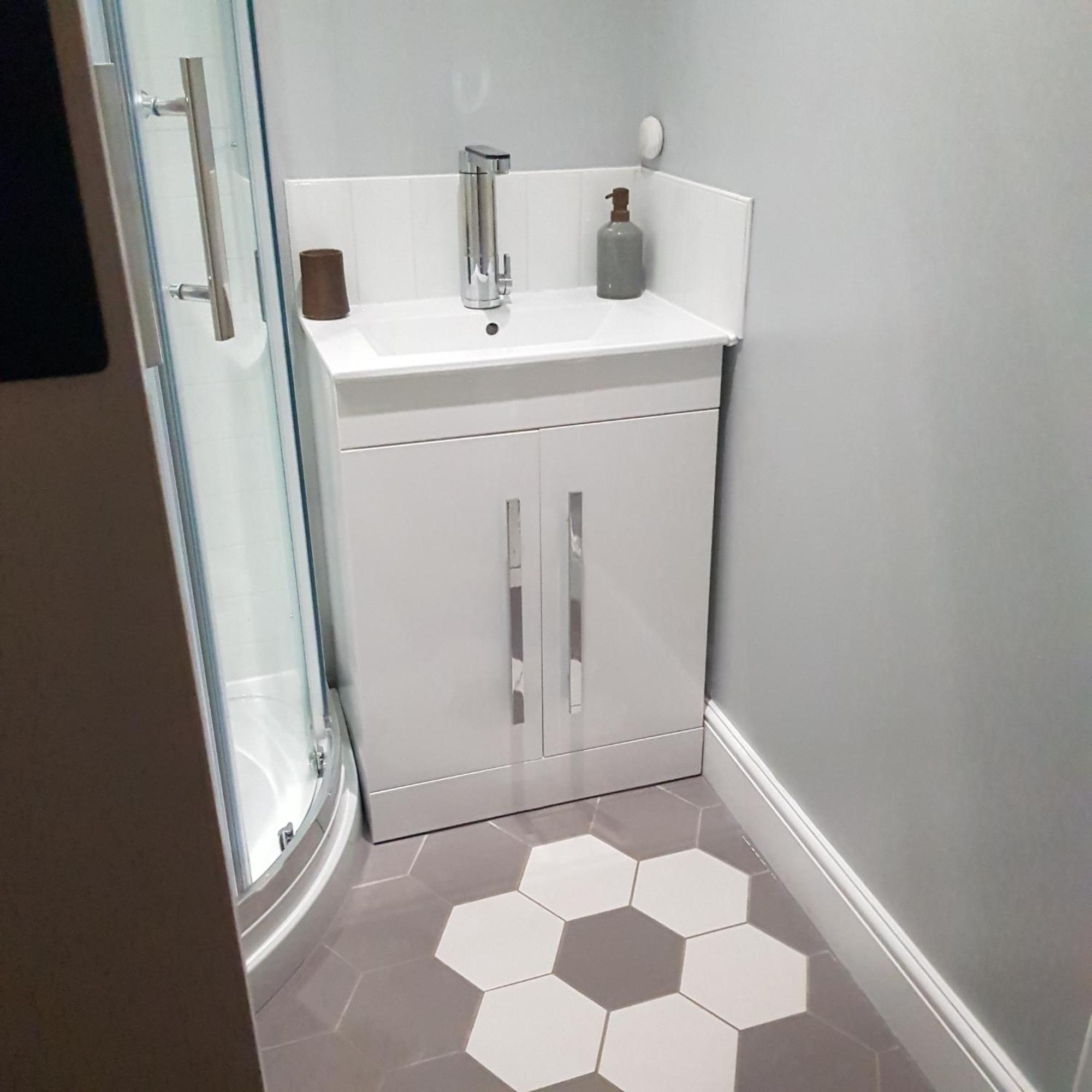 Modern 1-Bed Apartment, Plus Parking, Near Oxford And The Jr Exterior photo